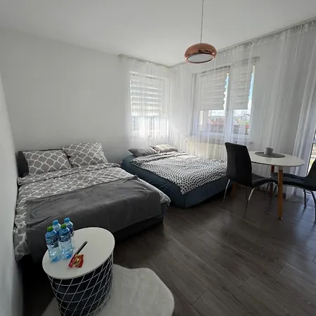 Апартаменты G44 *